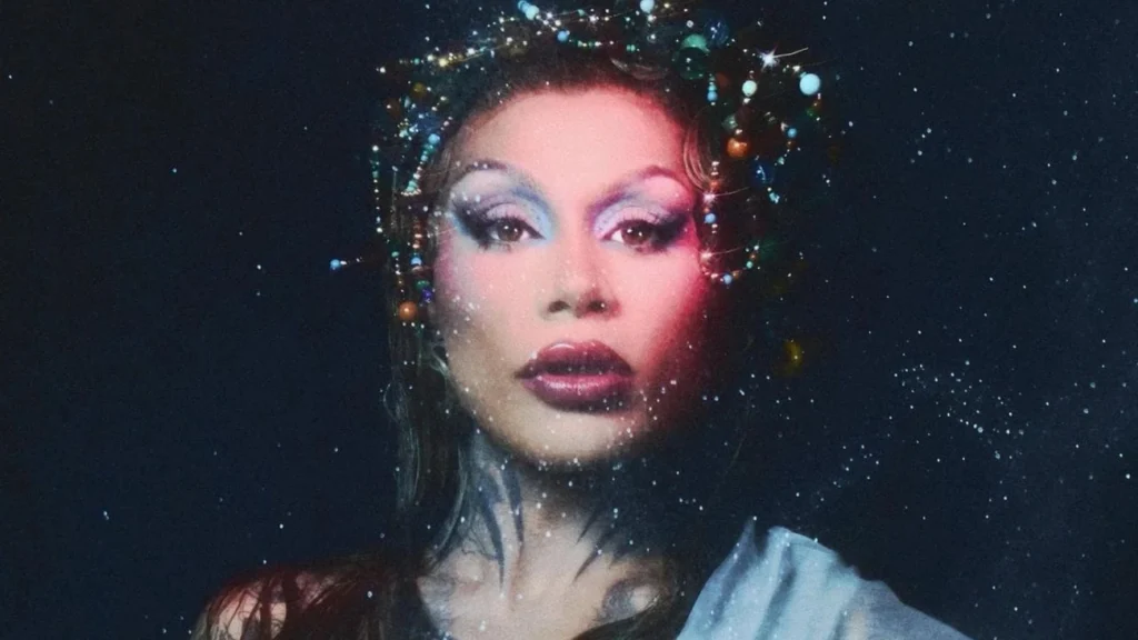 Grag Queen lança primeiro álbum, ‘Cósmica’: ‘É importante levar um chifre’ Grag Queen lança primeiro álbum, ‘Cósmica’: ‘É importante levar um chifre’