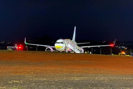 PF: passageira relembra que bilhete em avião deixou tripulação atônita