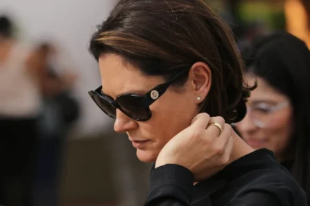 Assessor de Michelle chamou notícia sobre Flávio candidato de ridícula