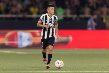 Botafogo é condenado a pagar valor milionário a time da MLS por Almada