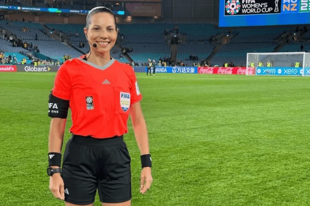 Brasileirão: Leila Naiara, do DF, é eleita a melhor árbitra assistente Brasileirão: Leila Naiara, do DF, é eleita a melhor árbitra assistente