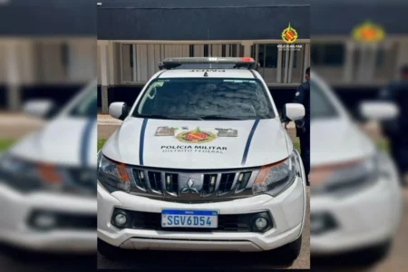 Adolescente pego com cocaína na igreja após fuga da PM hoje Adolescente pego com cocaína na igreja após fuga da PM hoje