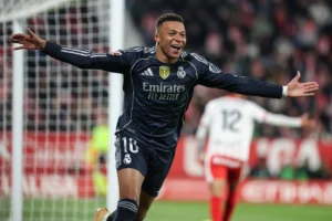 Com gols de Mbappé, Real Madrid vence Bilbao e segue em 2º no Espanhol