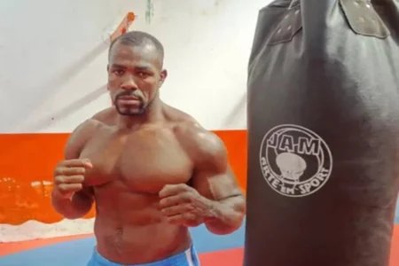 Corpo de ex-lutador do UFC é encontrado após intensas buscas no Rio Negro hoje Corpo de ex-lutador do UFC é encontrado após intensas buscas no Rio Negro hoje
