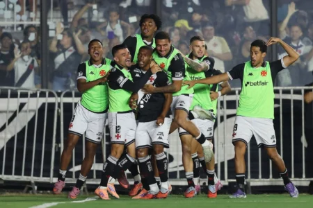 Disputas por Libertadores agitam terça-feira de Brasileirão; confira