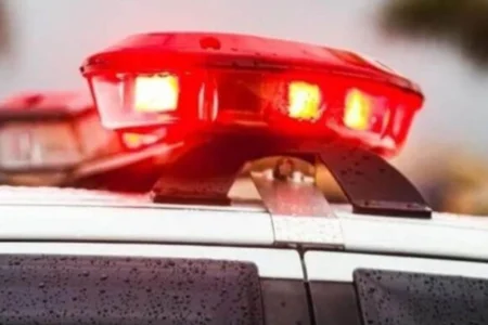 Dupla executa adolescente de 15 anos com tiro na cabeça no meio da rua Dupla executa adolescente de 15 anos com tiro na cabeça no meio da rua