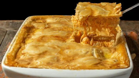 Faça empadão de frango cremoso agora, receita fácil para almoço de domingo Faça empadão de frango cremoso agora, receita fácil para almoço de domingo