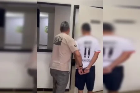 Homem esfaqueia amigo da esposa por ciúmes no Entorno do DF.Vejavídeo Homem esfaqueia amigo da esposa por ciúmes no Entorno do DF.Vejavídeo