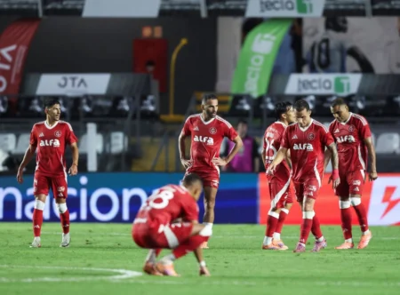 Internacional divulga escalação para duelo contra o RB Bragantino