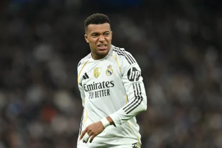 Kylian Mbappé é dúvida para jogo que define o futuro de Xabi Alonso Kylian Mbappé é dúvida para jogo que define o futuro de Xabi Alonso