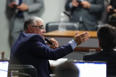 “Leoa”: Girão celebra apoio de Michelle Bolsonaro em meio a polêmica