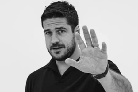 Marco Pigossi revela que viveu romance escondido e fala em “tensão”