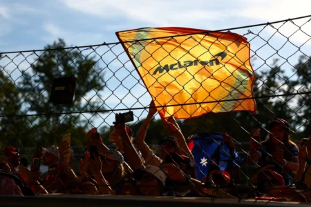 McLaren pode levar título da F1 após 17 anos. Relembre conquista McLaren pode levar título da F1 após 17 anos. Relembre conquista