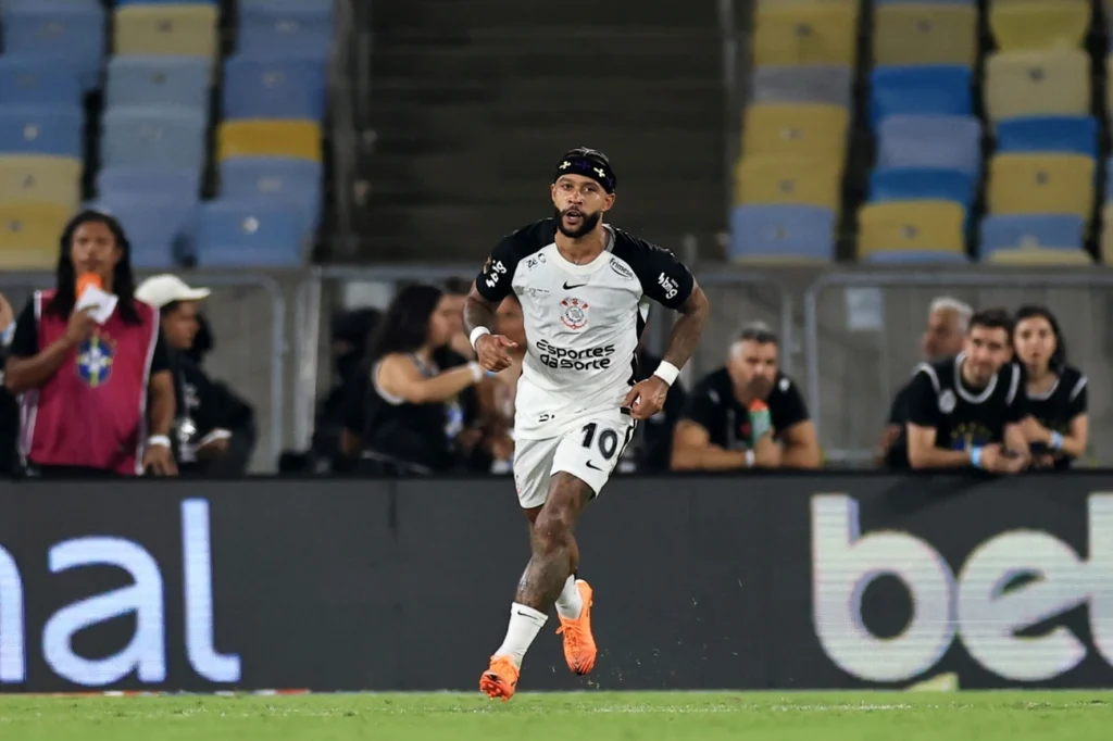 Corinthians vence com gol de Memphis Depay agora hoje na final da Copa do Brasil