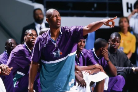 Morre Elden Campbell, ex-campeão da NBA com o Detroit Pistons