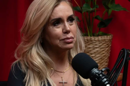 Renata Banhara diz que peões de A Fazenda ficam dopados no reality Renata Banhara diz que peões de A Fazenda ficam dopados no reality