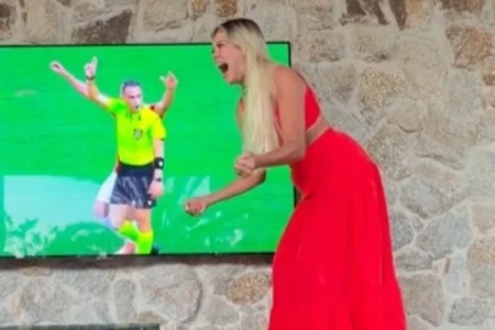 Renata Fan viraliza ao comemorar permanência do Inter na Série A.Vejavídeo