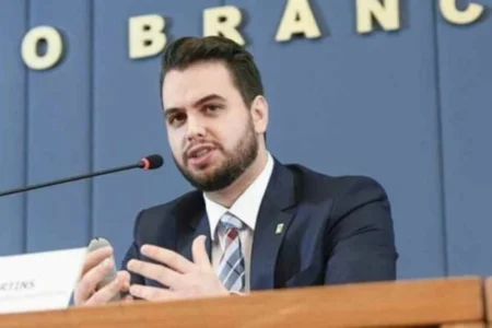 STF autoriza Filipe Martins a acompanhar julgamento presencialmente