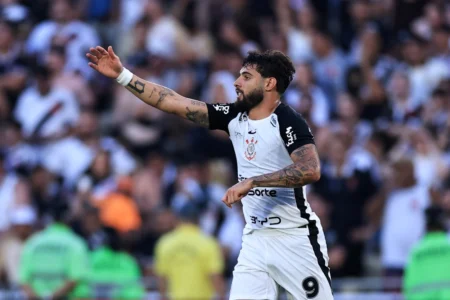 Yuri Alberto flagrado em Lamborghini de R$ 7,8 milhões agora