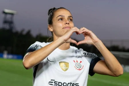 Corinthians enfrenta Gabi Portilho agora na semifinal da Copa das Campeãs Corinthians enfrenta Gabi Portilho agora na semifinal da Copa das Campeãs