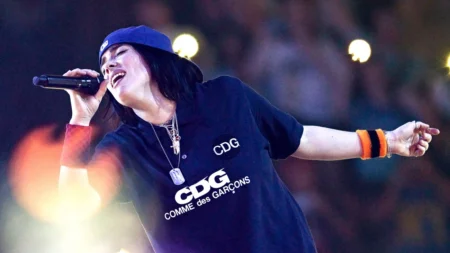 Billie Eilish agora em 8 de maio com James Cameron