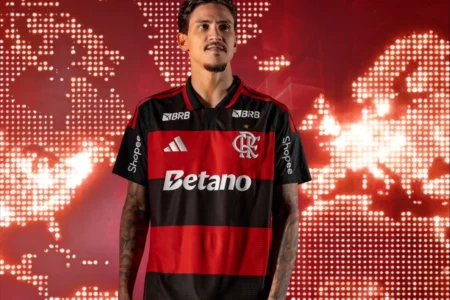 Flamengo lança uniforme ícone da Nação 2026
