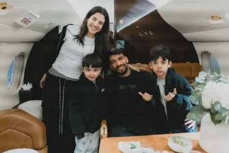 Lucas Paquetá desembarca no Rio e assina com Flamengo hoje Lucas Paquetá desembarca no Rio e assina com Flamengo hoje