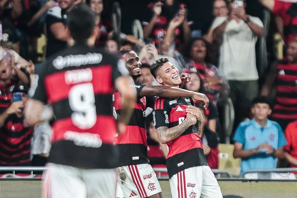 Flamengo luta para escapar do quadrangular com resultados imprevisíveis no Campeonato Carioca Flamengo luta para escapar do quadrangular com resultados imprevisíveis no Campeonato Carioca