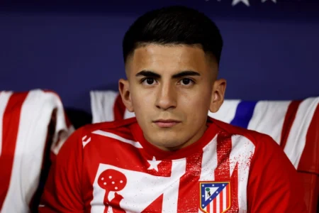 Atlético de Madrid coloca ex-Botafogo Almada à venda agora em janeiro Atlético de Madrid coloca ex-Botafogo Almada à venda agora em janeiro