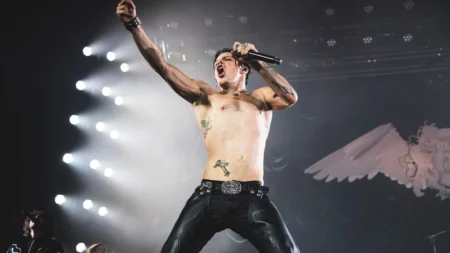Yungblud e Smashing Pumpkins revolvem Zombie em uma explosão de rock épico Yungblud e Smashing Pumpkins revolvem Zombie em uma explosão de rock épico