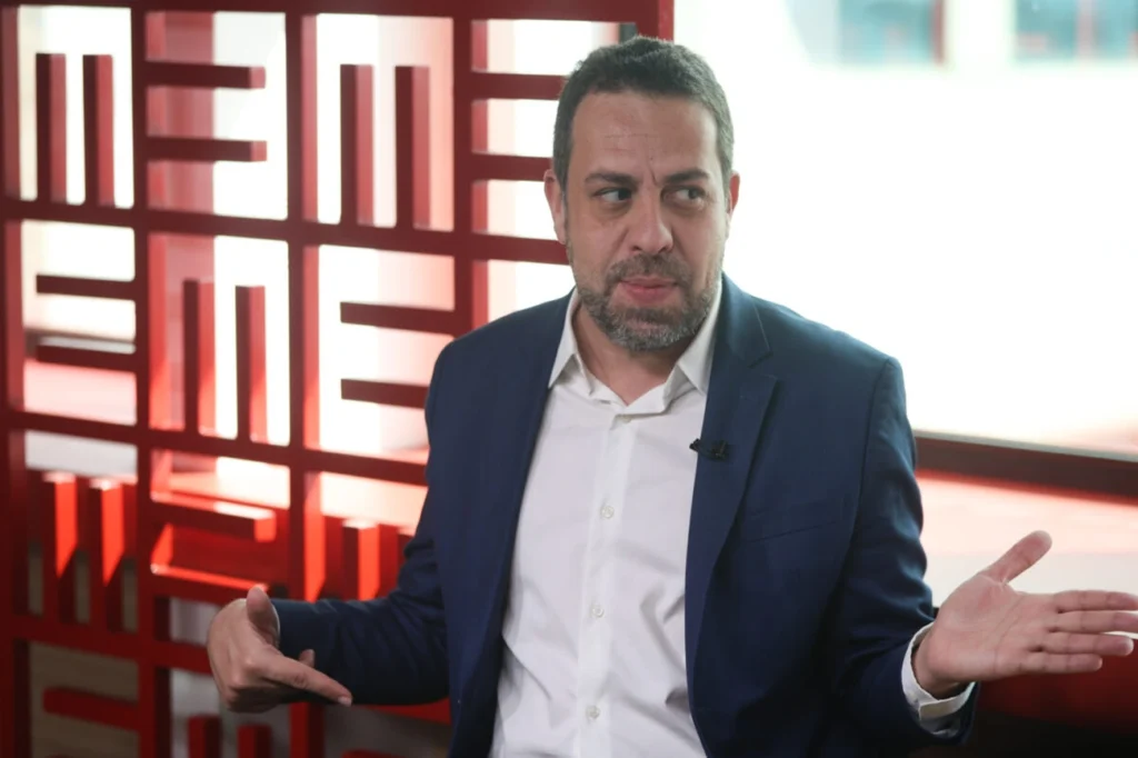 Boulos leva STF contra escolas cívico-militares de Tarcísio, denunciando risco de desvio de R$ 1 bi Boulos leva STF contra escolas cívico-militares de Tarcísio, denunciando risco de desvio de R$ 1 bi