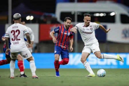 Bahia e Fluminense disputam um empate emocionante no Campeonato Brasileiro Bahia e Fluminense disputam um empate emocionante no Campeonato Brasileiro