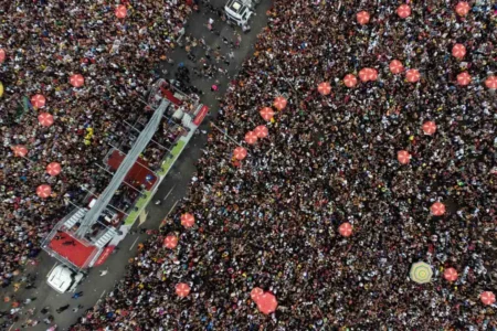 Carnaval em SP: 1 celular roubado a cada 2 minutos agora Carnaval em SP: 1 celular roubado a cada 2 minutos agora
