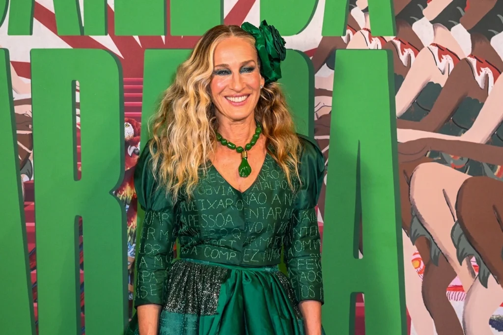 Famosos lotam Baile da Arara agora com Sarah Jessica Parker e Rick Martin Famosos lotam Baile da Arara agora com Sarah Jessica Parker e Rick Martin
