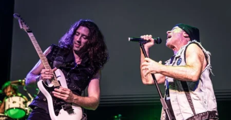 Iron Maiden paralelogramo: pausa em 2027 mas Bruce Dickinson continua a criar