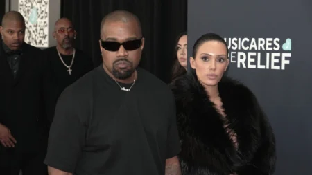 Kanye West e Bianca Censori no Grammy 2025 a polêmica que pode ter tirado contrato milionário Kanye West e Bianca Censori no Grammy 2025 a polêmica que pode ter tirado contrato milionário