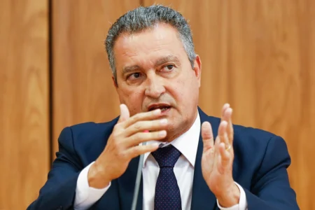 Rui Costa defende Lula, diz que recebimento de Vorcaro é normal em Planalto Rui Costa defende Lula, diz que recebimento de Vorcaro é normal em Planalto