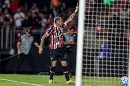 São Paulo Vira Jogo e Vence OHiggins por 2 x 0 na Sul-Americana Agora São Paulo Vira Jogo e Vence OHiggins por 2 x 0 na Sul-Americana Agora