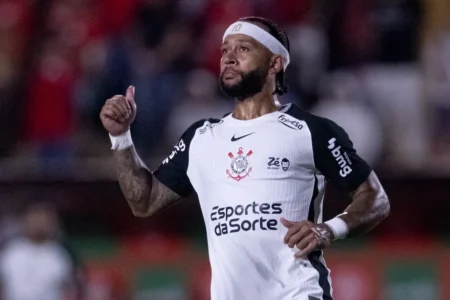 Corinthians agora busca renovação de Memphis com ajuste contratual