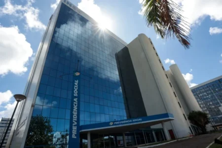 INSS paga 13° salário de aposentados hoje, veja se você recebe INSS paga 13° salário de aposentados hoje, veja se você recebe