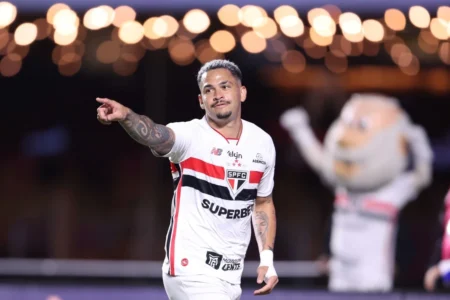 Luciano marca e São Paulo vence Juventude na Copa do Brasil agora