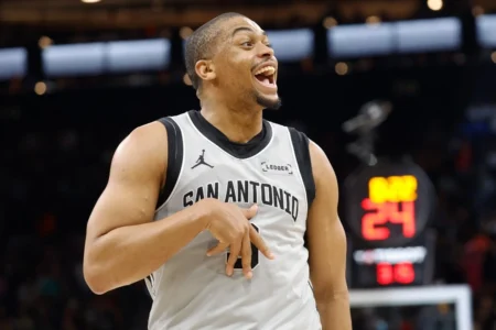 Keldon Johnson é eleito o melhor sexto homem da NBA hoje