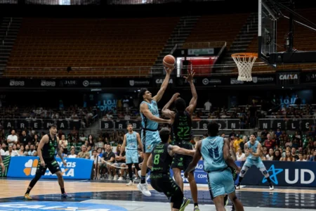 NBB playoffs começam hoje, NBB definirá campeão até 25 de abril com 16 times disputando por 1 lugar NBB playoffs começam hoje, NBB definirá campeão até 25 de abril com 16 times disputando por 1 lugar