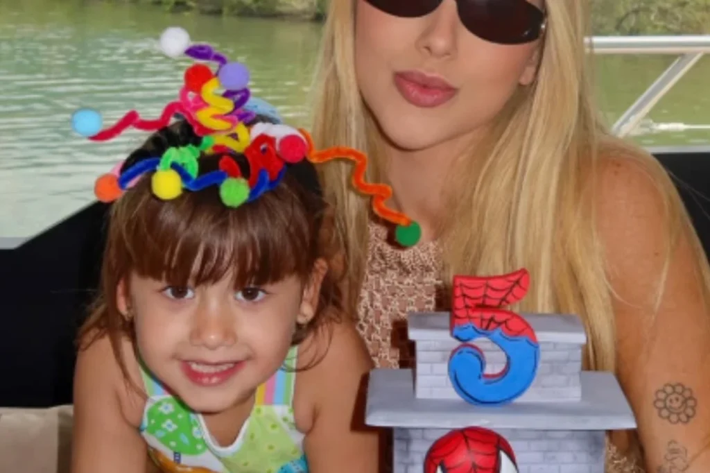 Homem-Aranha no bolo de aniversário de Maria Alice veja como fazer agora