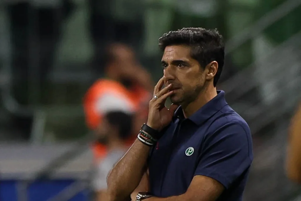 Conmebol pune Abel Ferreira e Cruzeiro com multas altas hoje
