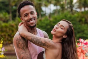 Éder Militão esquece aliança de casamento no treino e Tainá reage com uma piada