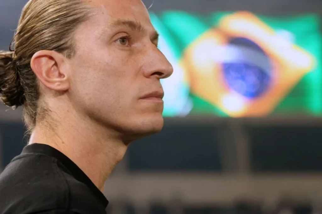 Filipe Luís chega agora ao Monaco, substitui Sébastien e comanda a partir de 2027 Filipe Luís chega agora ao Monaco, substitui Sébastien e comanda a partir de 2027