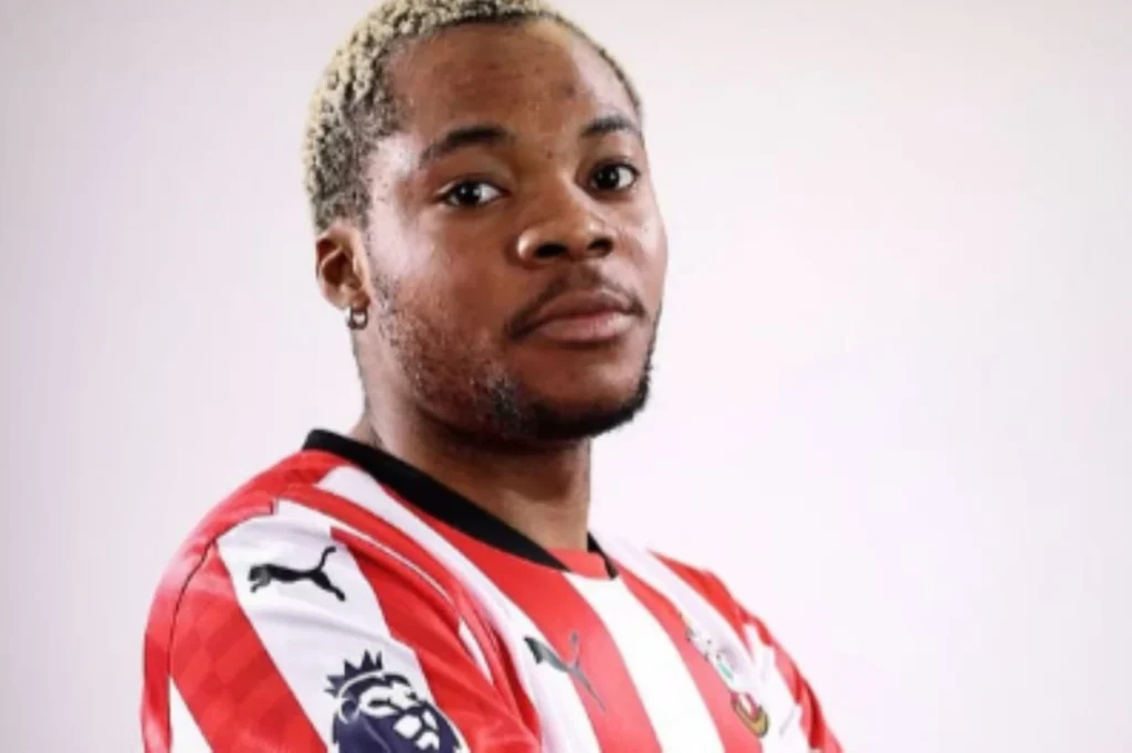 Ex-atacante do Southampton encontrado morto agora aos 21 anos Ex-atacante do Southampton encontrado morto agora aos 21 anos