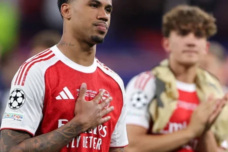 Gabriel Magalhães se pronuncia sobre seu erro na final da Champions League e a temporada vitoriosa do Arsenal
