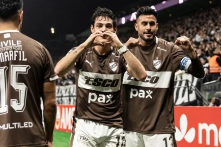 Corinthians perde para o Platense e encerra 1ª fase da Libertadores com 11 pontos